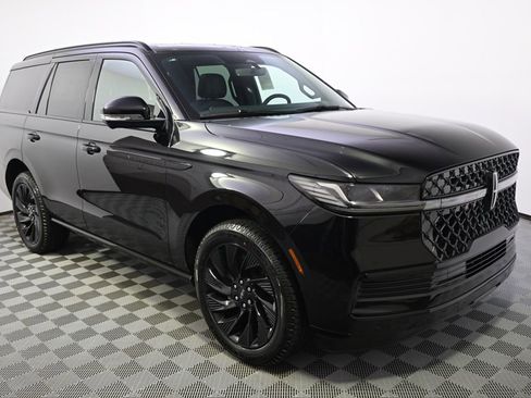 New 2026 Lincoln Navigator Reserve AWD/4WD image 8