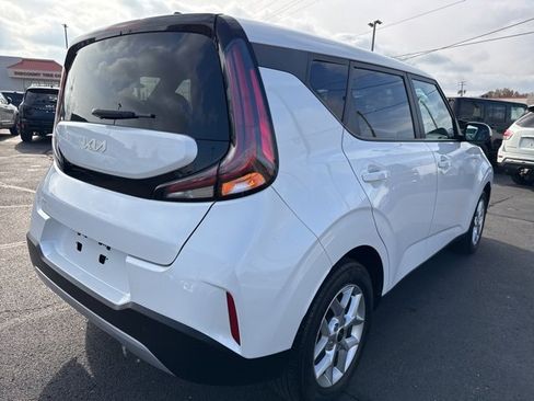 Used 2023 Kia Soul LX w/ LX Technology Package image 7