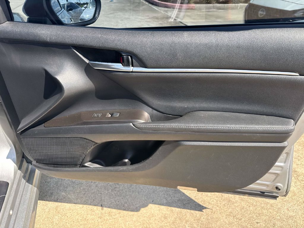 Used 2021 Toyota Camry XSE FWD image 17
