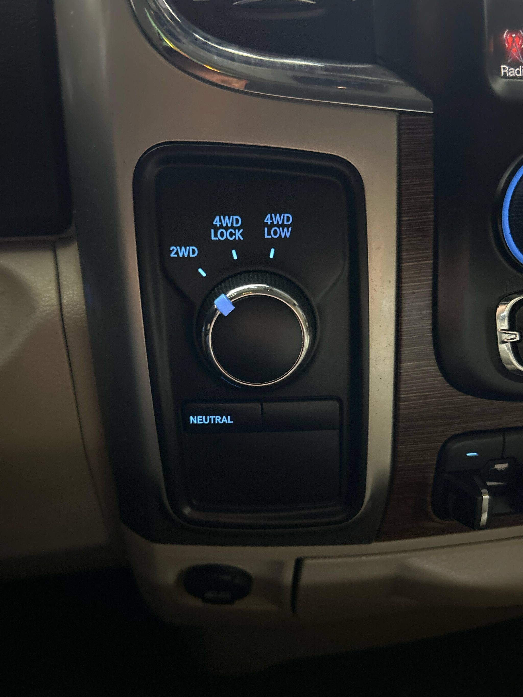 Used 2016 RAM 2500 Laramie w/ Convenience Group AWD/4WD image 14