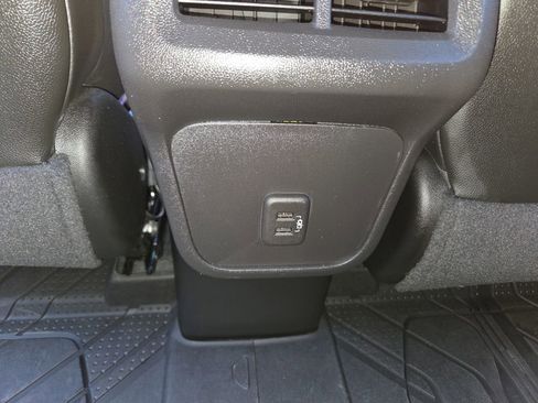 Certified 2024 Chevrolet Equinox RS w/ LPO, Floor Liner Package FWD image 32