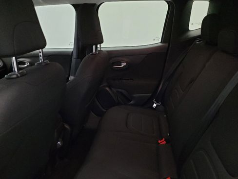 Used 2021 Jeep Renegade Latitude image 18