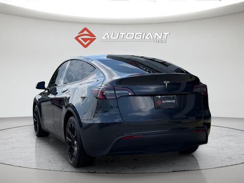 Used 2024 Tesla Model Y Long Range RWD image 19