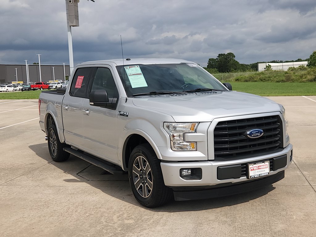 Used 2017 Ford F150 XLT w/ Equipment Group 302A Luxury RWD image 3