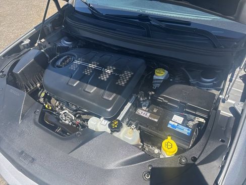 Used 2019 Jeep Cherokee Limited AWD/4WD image 24