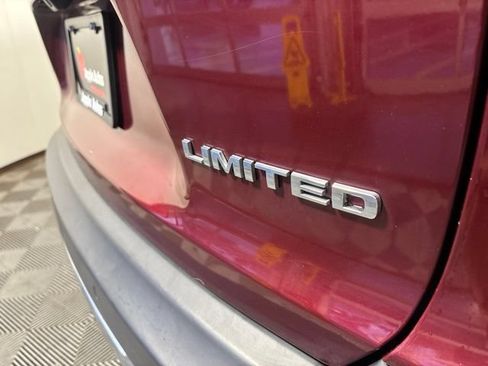 Used 2019 Jeep Cherokee Limited AWD/4WD image 8