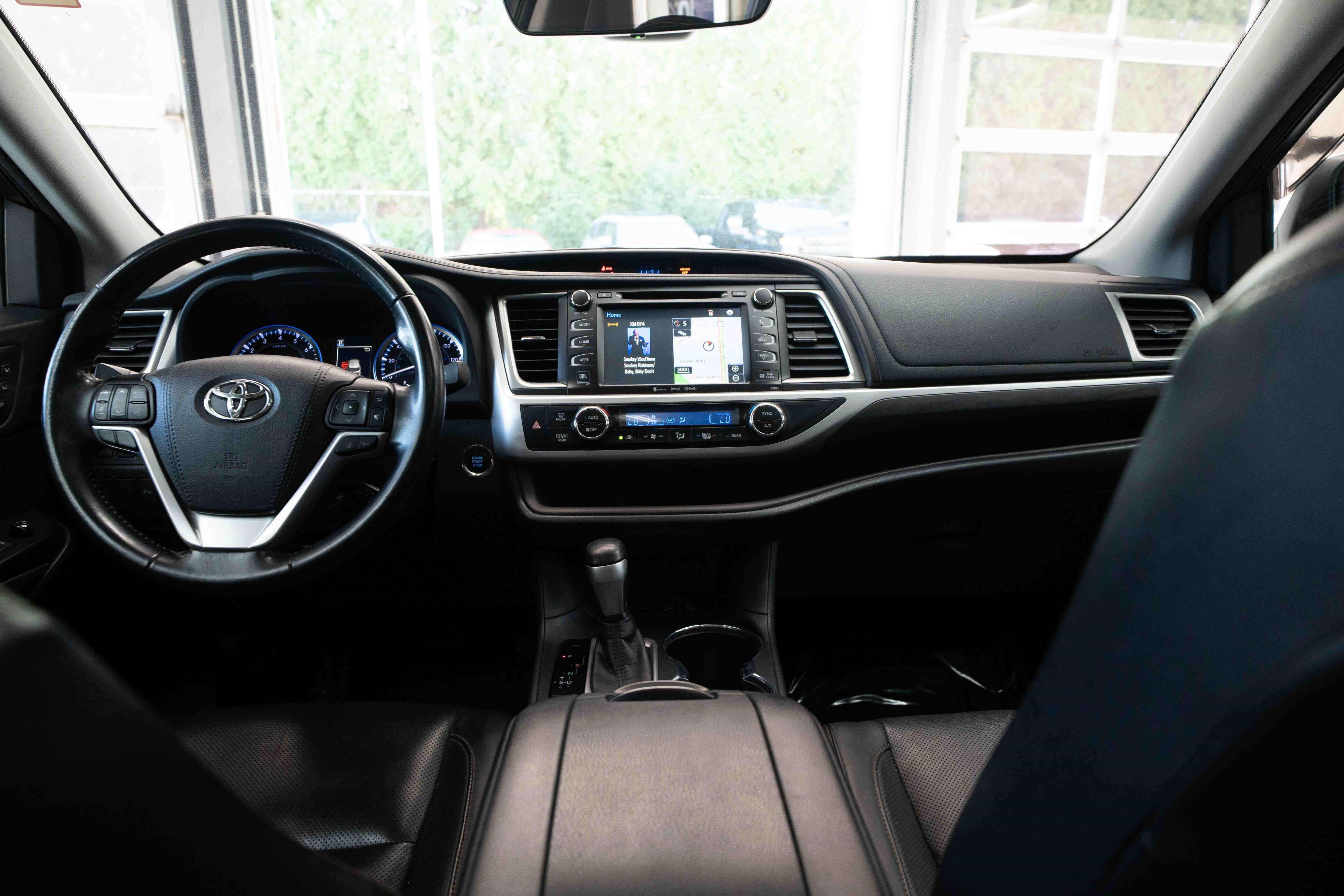 Used 2018 Toyota Highlander Limited AWD/4WD image 20