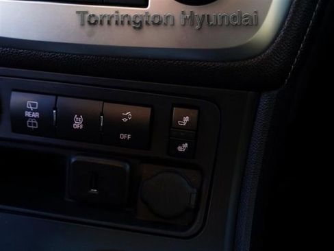 Used 2016 GMC Acadia SLE image 23