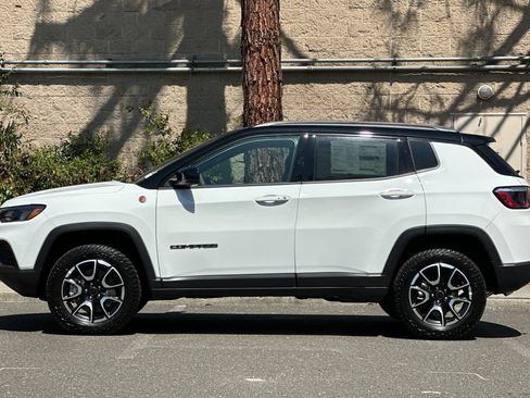 New 2026 Jeep Compass Trailhawk AWD/4WD image 6