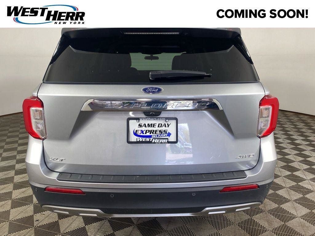 Used 2024 Ford Explorer XLT w/ Equipment Group 202A AWD/4WD image 21