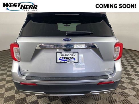 Used 2024 Ford Explorer XLT w/ Equipment Group 202A AWD/4WD image 21