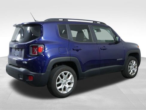 Used 2017 Jeep Renegade Latitude AWD/4WD image 10