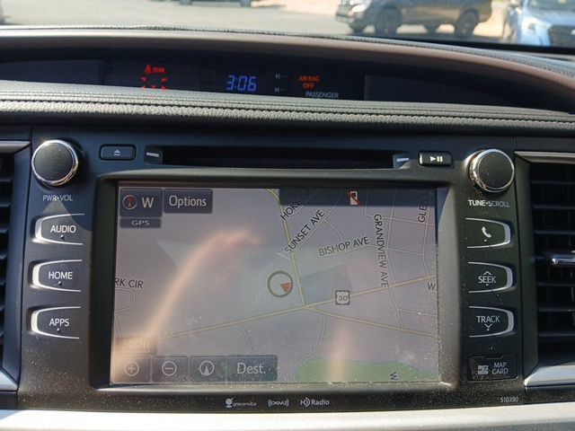 Used 2019 Toyota Highlander XLE AWD/4WD image 25