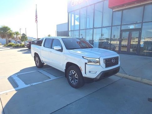 Used 2024 Nissan Frontier SL w/ Technology Package image 2