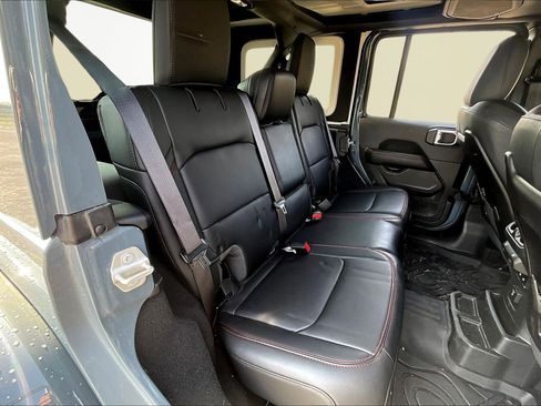 Used 2024 Jeep Wrangler Unlimited Rubicon image 25