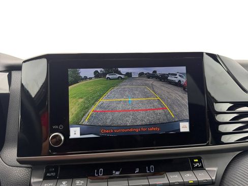 Used 2025 Toyota Camry SE FWD image 16