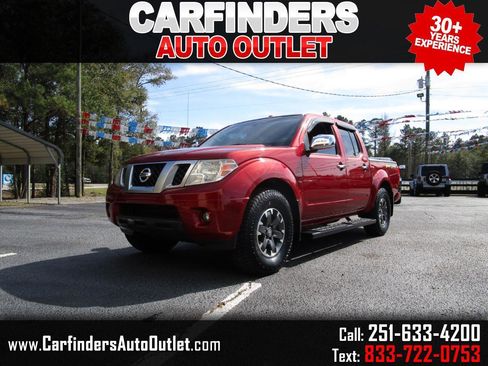 Used 2018 Nissan Frontier SV image 1