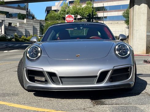 Used 2019 Porsche 911 Targa 4 GTS image 4