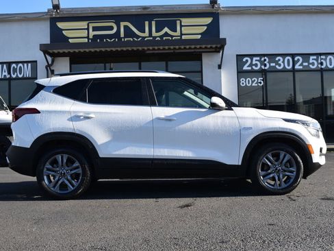 Used 2021 Kia Seltos S image 12