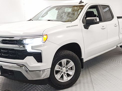Used 2022 Chevrolet Silverado 1500 LT w/ Protection Package AWD/4WD image 6
