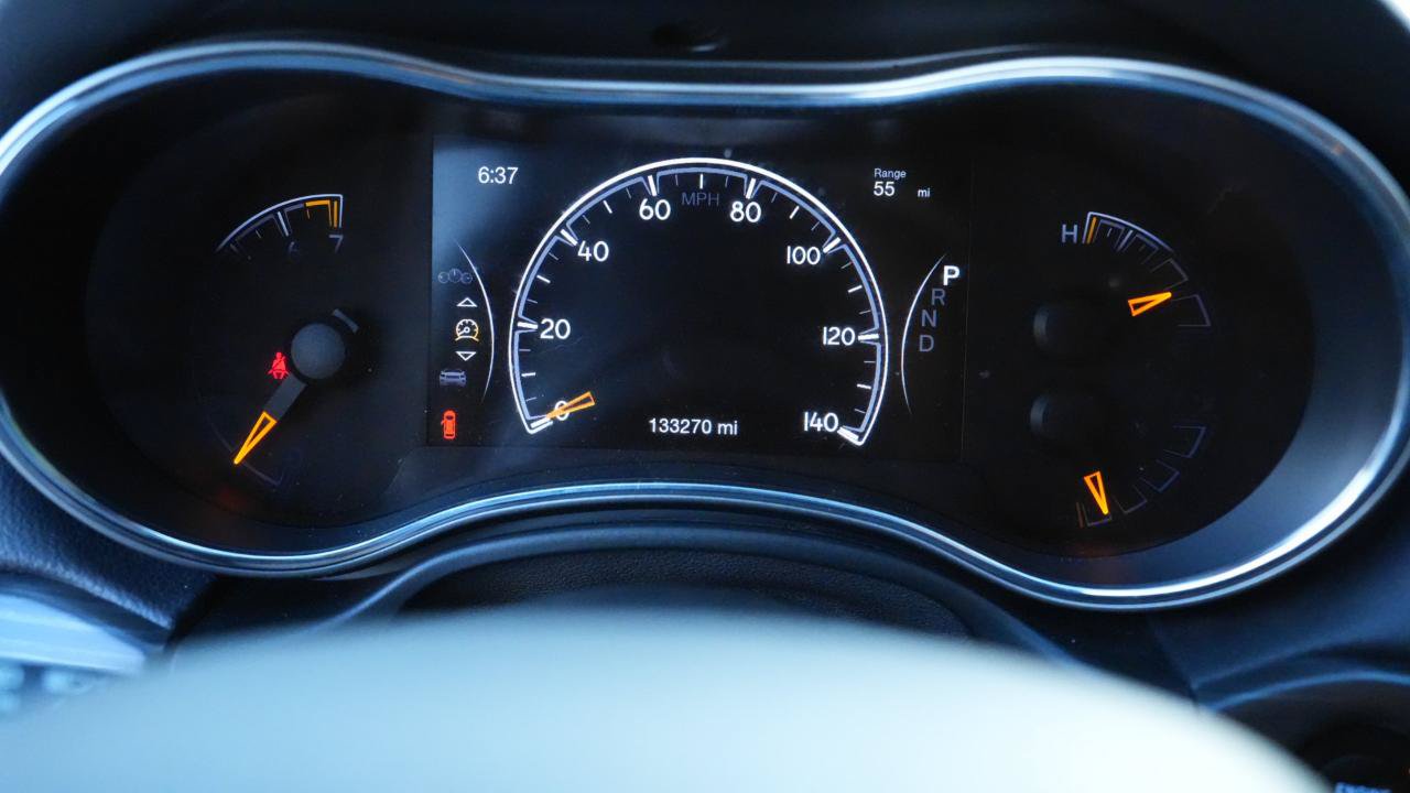 Used 2019 Jeep Grand Cherokee Altitude AWD/4WD image 16
