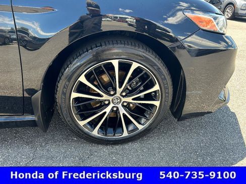 Used 2019 Toyota Camry SE FWD image 29