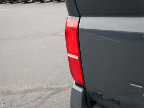 Used 2024 Toyota Tacoma TRD Off-Road image 18