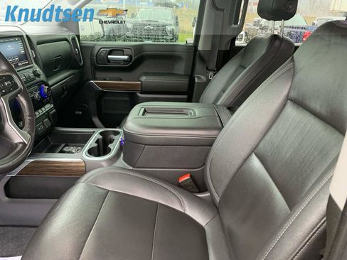 Used 2021 Chevrolet Silverado 1500 LT Trail Boss w/ Convenience Package II image 1