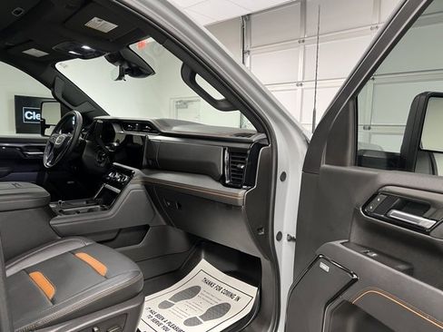 Used 2025 GMC Sierra 2500 AT4 w/ AT4 Premium Plus Package image 58
