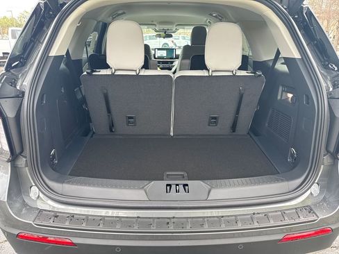 New 2026 Ford Explorer Active w/ Active Comfort Package image 28