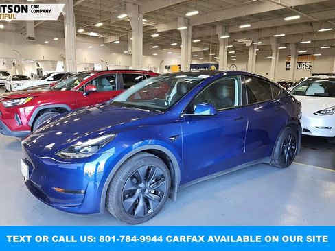 Used 2024 Tesla Model Y Long Range image 1