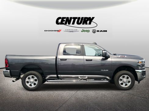 Used 2025 RAM 2500 Big Horn AWD/4WD image 2