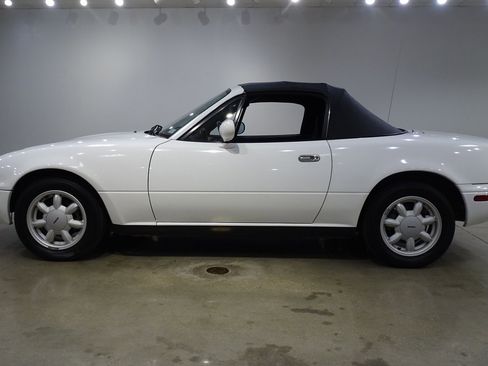 Used 1991 MAZDA MX-5 Miata RWD image 6