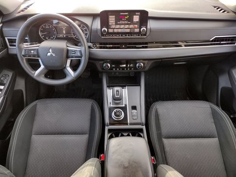 Used 2022 Mitsubishi Outlander ES image 13