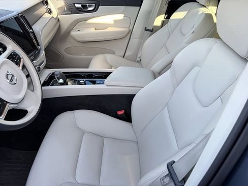 Used 2023 Volvo XC60 B5 Plus w/ Climate Package FWD image 12