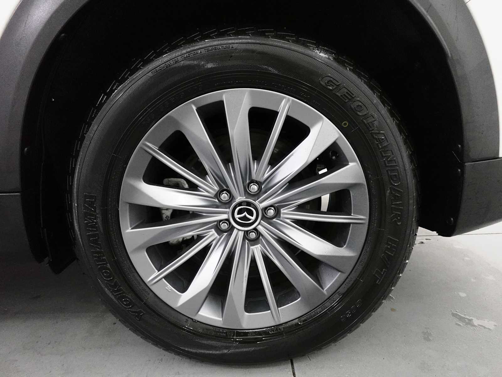 Used 2024 MAZDA CX-90 Plug-In Hybrid w/ Preferred AWD/4WD image 9