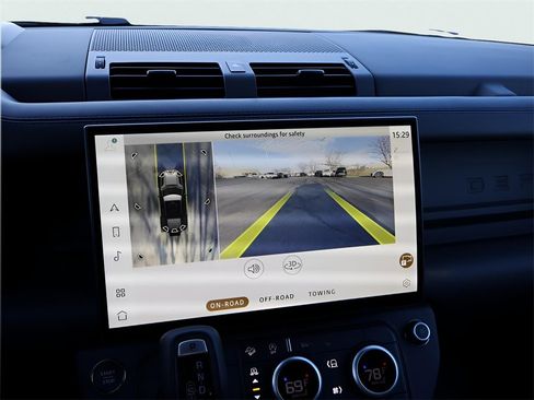 New 2026 Land Rover Defender 110 X-Dynamic SE image 23