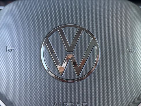 Used 2026 Volkswagen Jetta SE FWD image 22