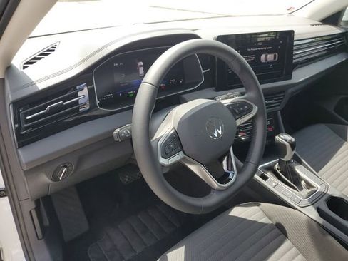 Certified 2025 Volkswagen Jetta S FWD image 21
