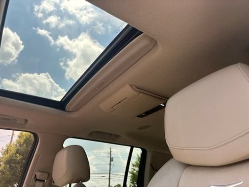 Used 2020 Cadillac Escalade ESV Premium Luxury AWD/4WD image 32