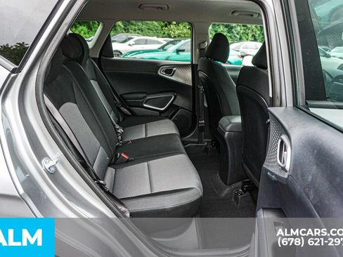 Used 2025 Kia Soul LX w/ LX Technology Package FWD image 22
