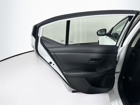 Used 2025 Nissan Sentra SV FWD image 25