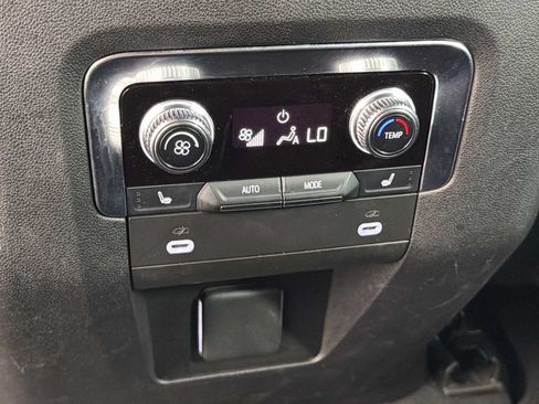 Used 2024 GMC Yukon XL Denali RWD image 23