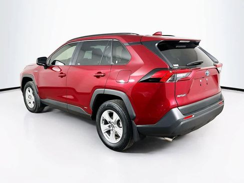 Used 2021 Toyota RAV4 LE image 4