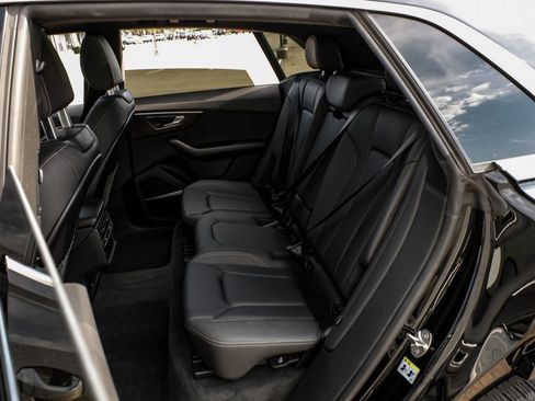 Used 2022 Audi Q8 Premium Plus image 37