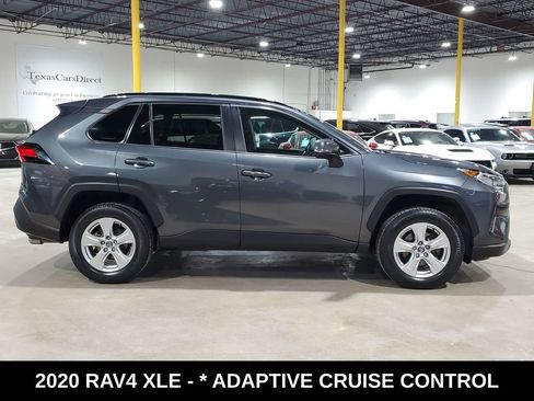 Used 2020 Toyota RAV4 XLE AWD/4WD image 5