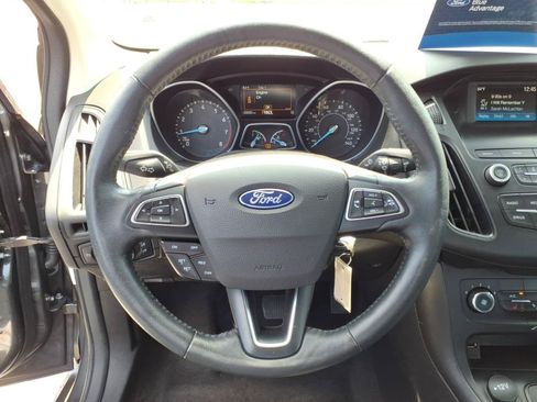 Used 2018 Ford Focus SE w/ Cold Weather Package FWD image 26