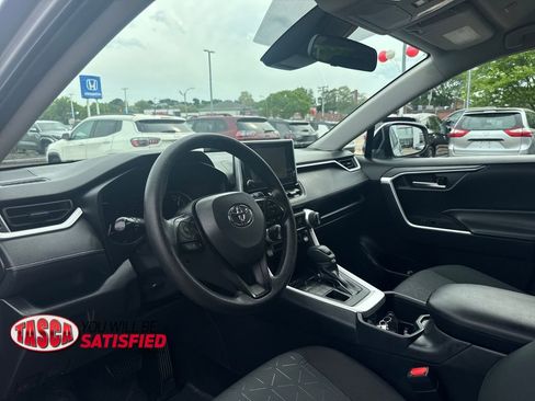 Used 2025 Toyota RAV4 XLE AWD/4WD image 14