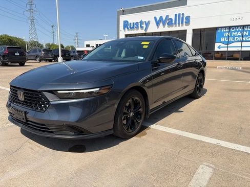 Used 2025 Honda Accord SE image 2