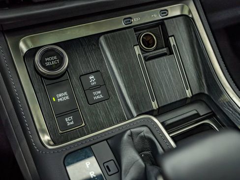 Used 2024 Lexus GX 550 w/ Accessory Package (Z1) AWD/4WD image 27